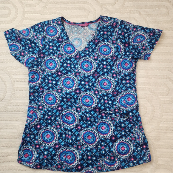 Vera Bradley Blue and Pink Mandala Short Sleeve Scrub Top Small W Pockets - Picture 1 of 6